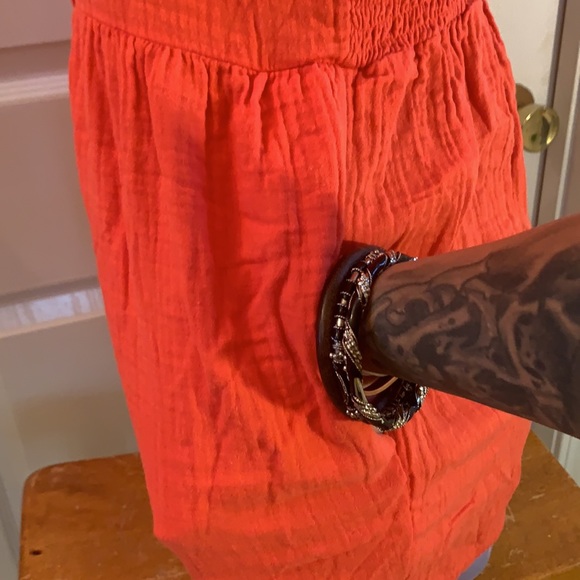 Coral Romper w/ DEEP POCKETS! - Picture 6 of 9